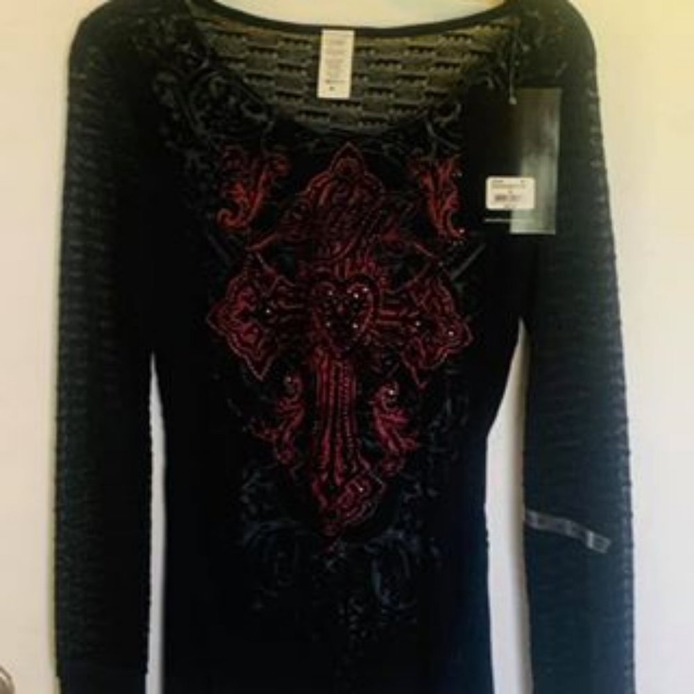 Woman's Shirt from the Buckle-NWT